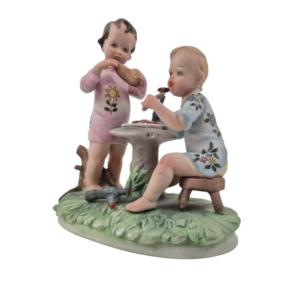Vintage Works Of Art Figurine Mario Benni Porcelain Boy Girl Toadstool Table - Picture 5 of 10
